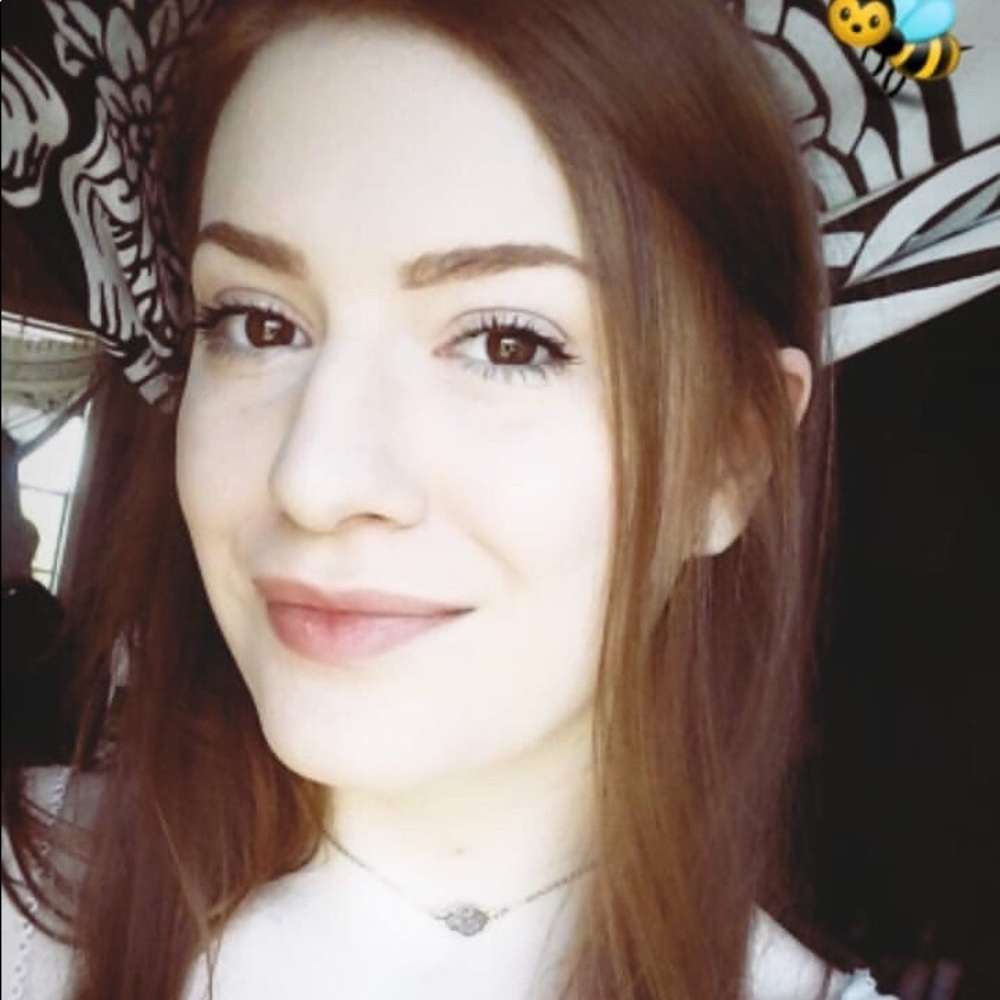 Meet your Posher, April